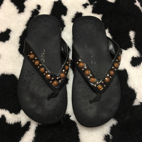 Vionic Shoes - Vionic Orthaheel Tide II black beaded flip flop